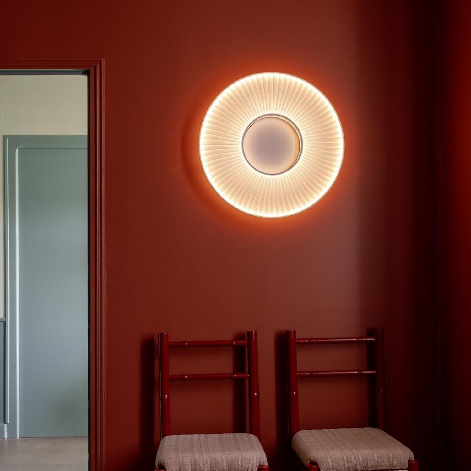 Iris Ceiling & Wall 60